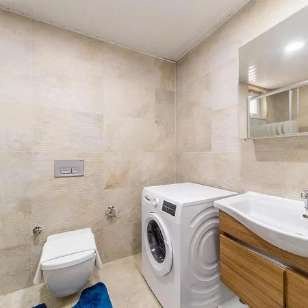 Appartement Comfortable Near Beach W Balcony In Antalya