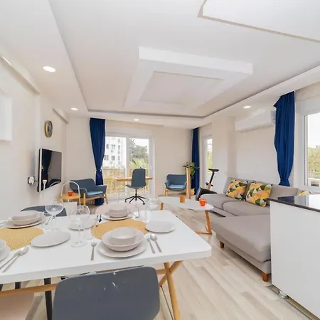 Comfortable Near Beach W Balcony In Antalya